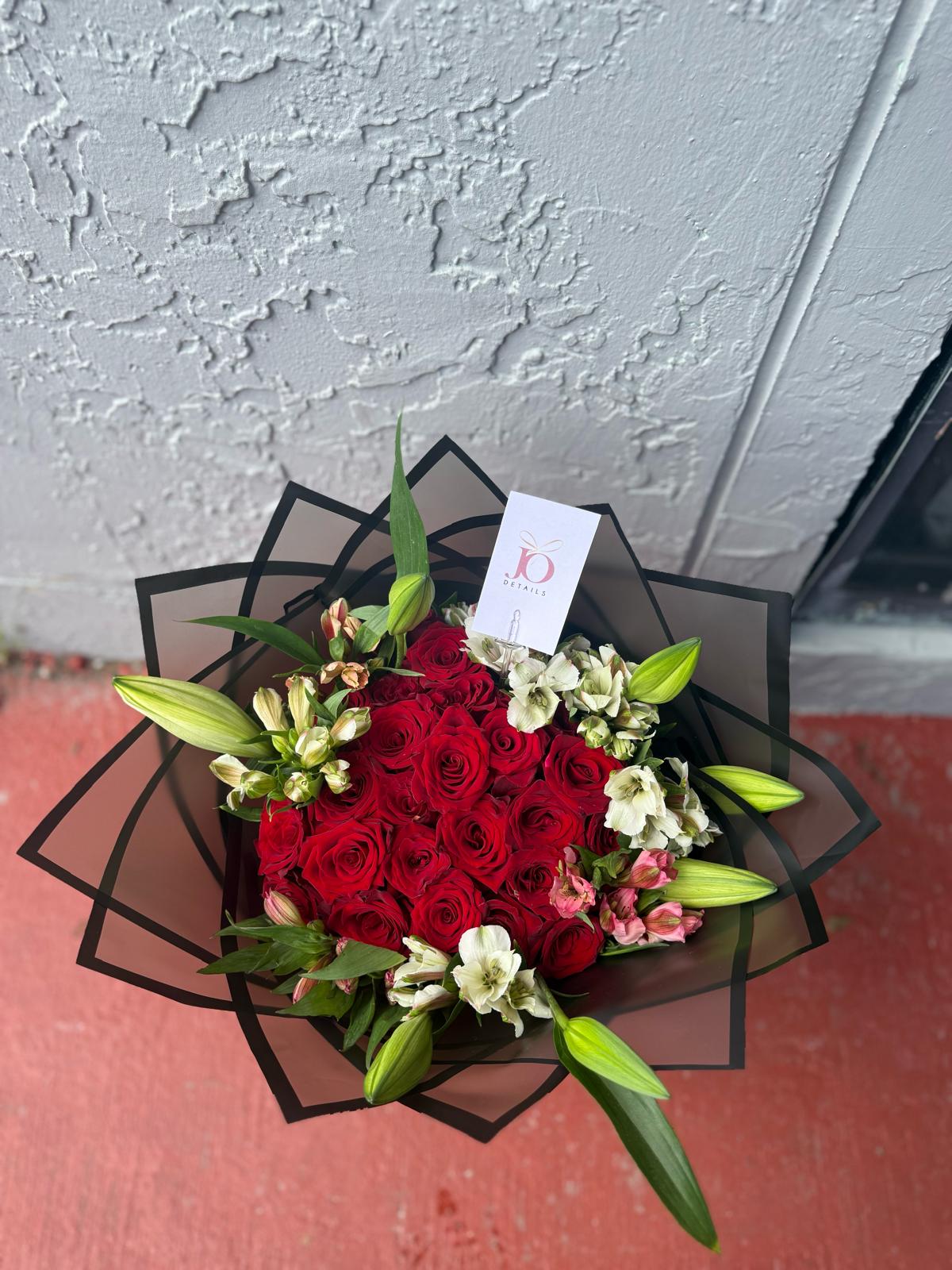 SIGNATURE BOUQUETS