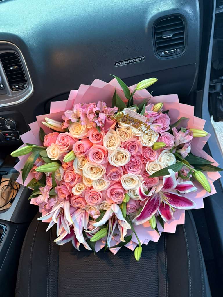 SIGNATURE BOUQUETS